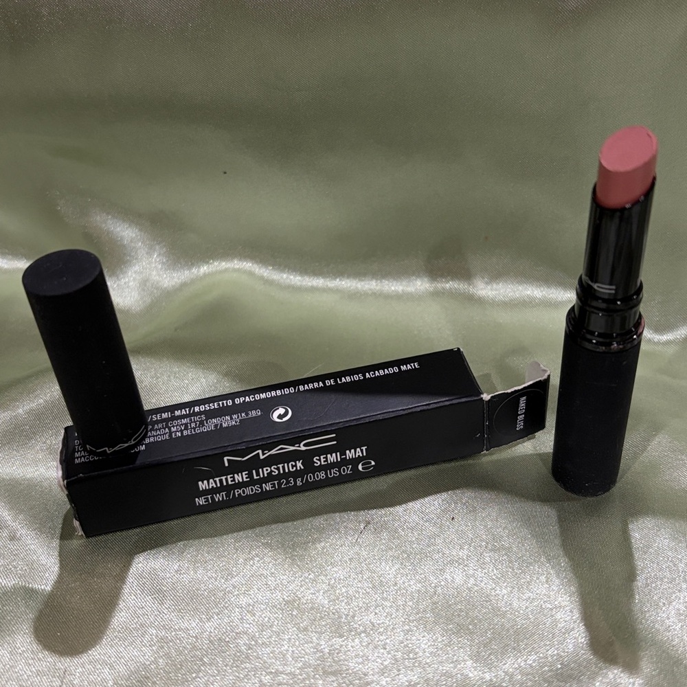 MAC: Mattene Lipstick semi-mat: NAKED BLISS